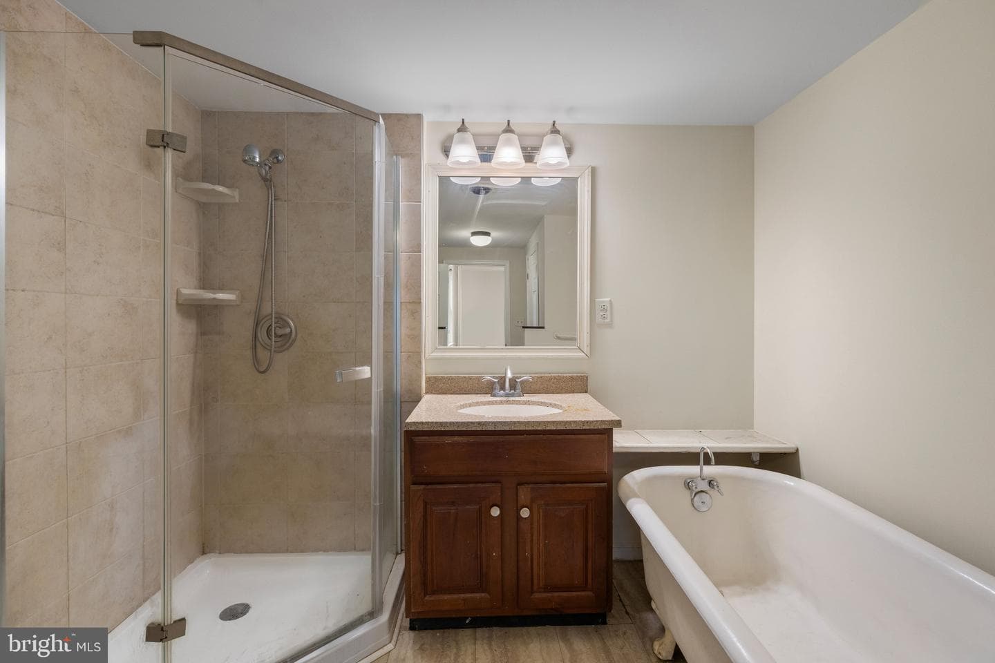 119 Poppleton Street S photo 13