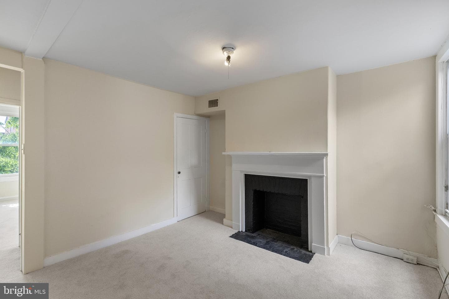 119 Poppleton Street S photo 15