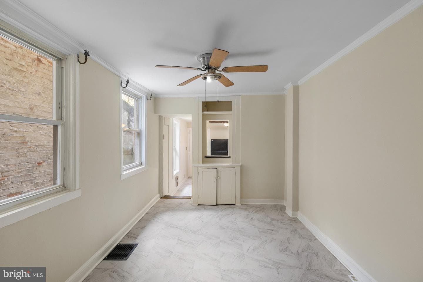 119 Poppleton Street S photo 8