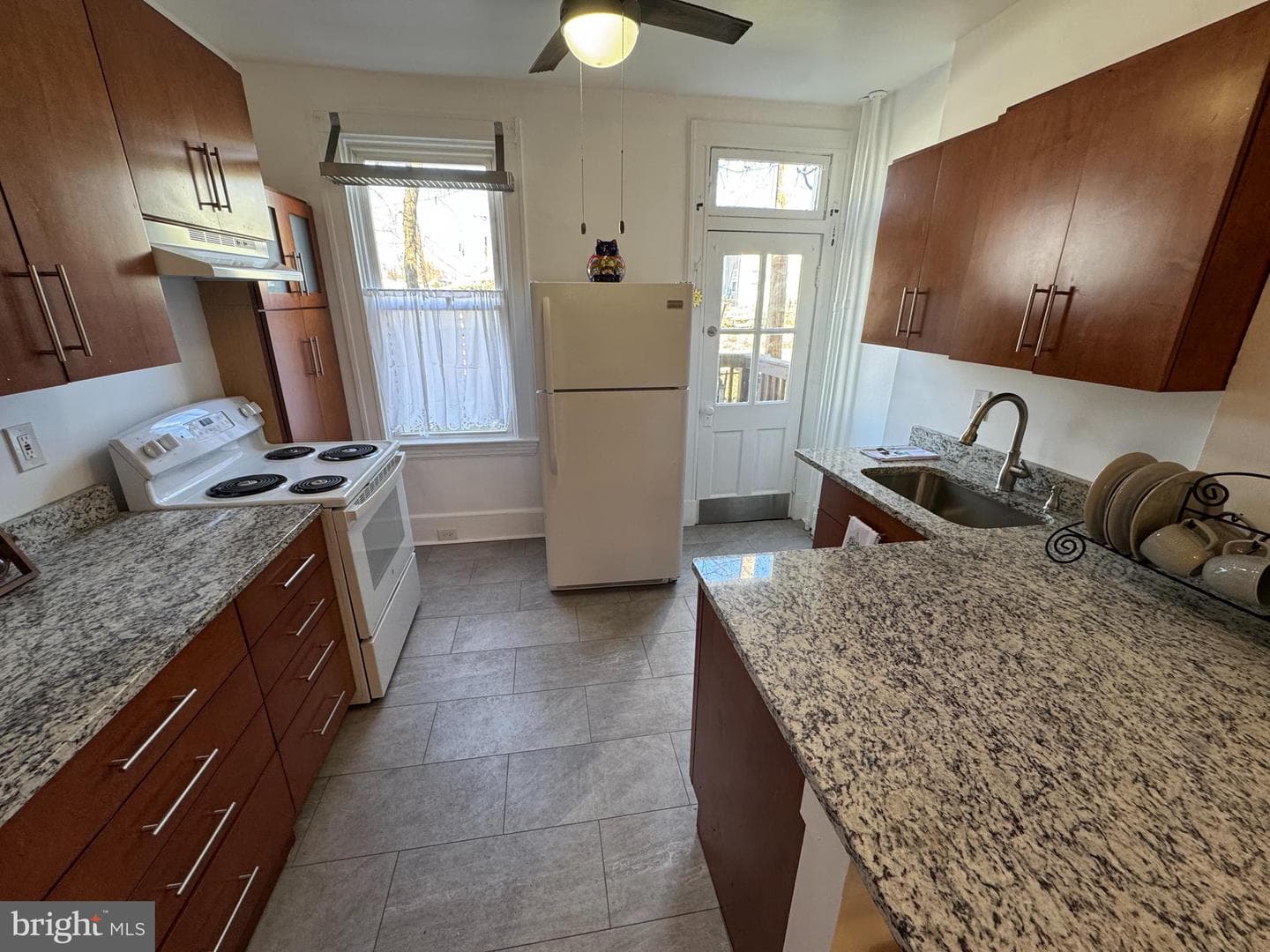1212 Cox Street photo 11