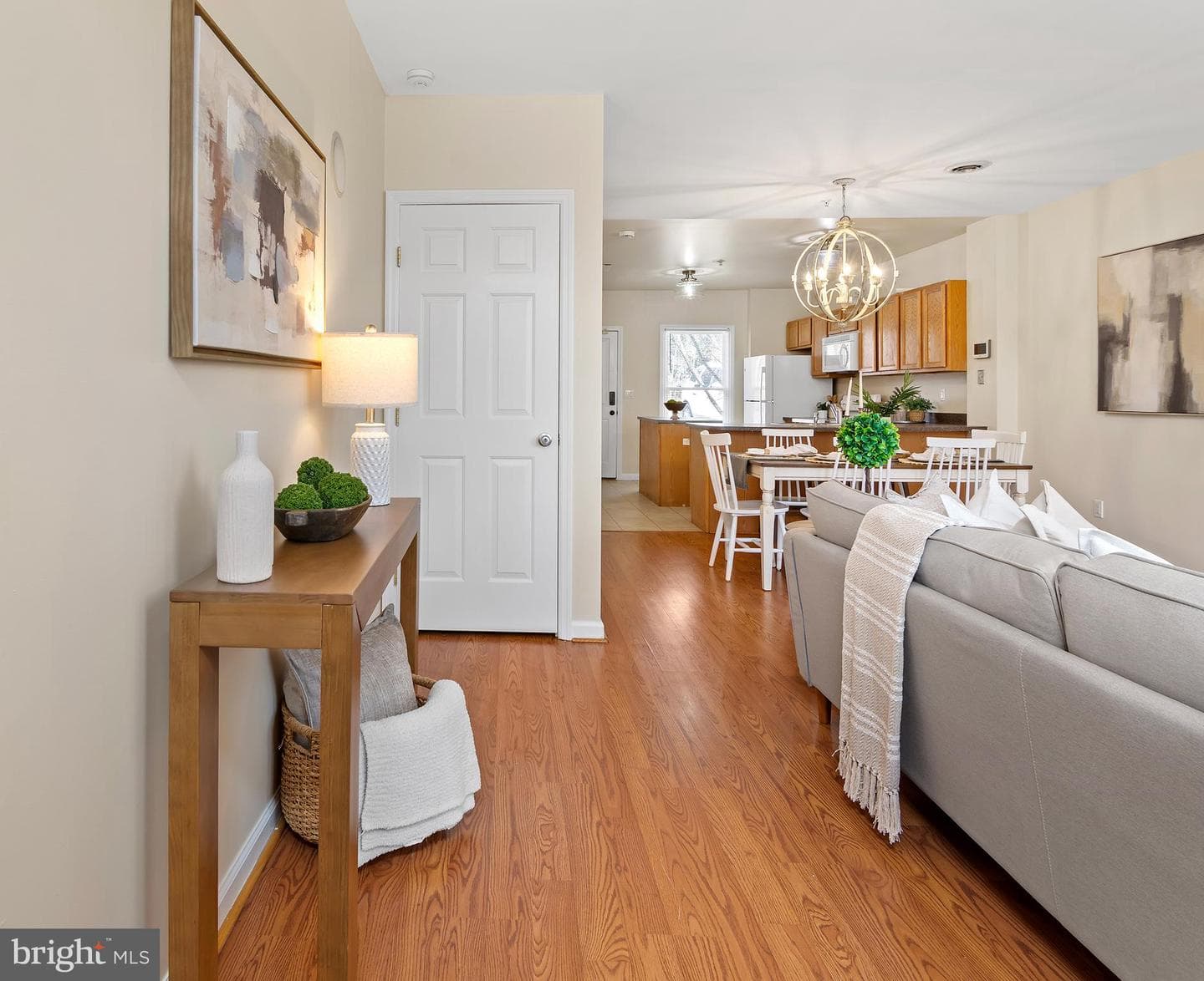 512 Saint Mary Street photo 2