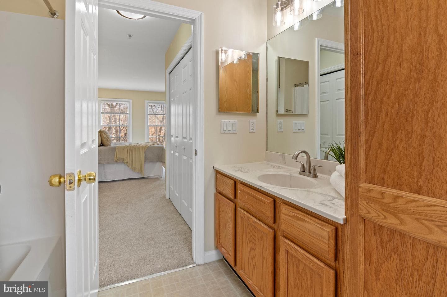 512 Saint Mary Street photo 30