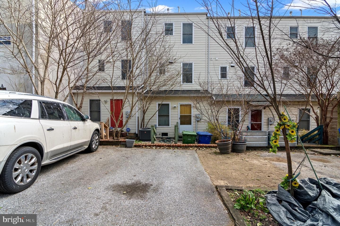 512 Saint Mary Street photo 35