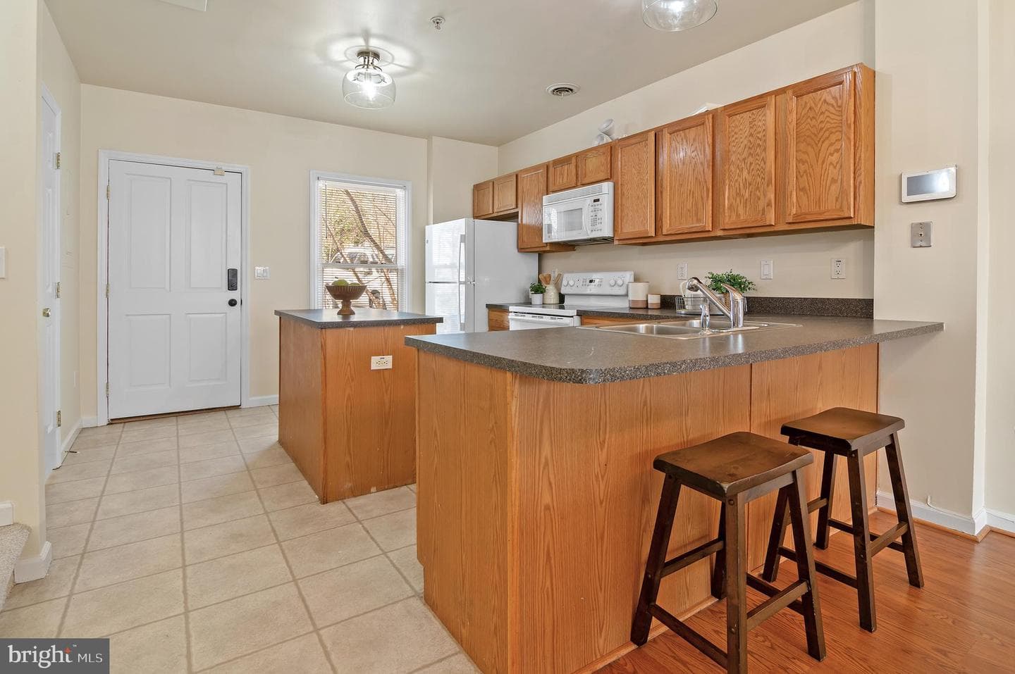 512 Saint Mary Street photo 8