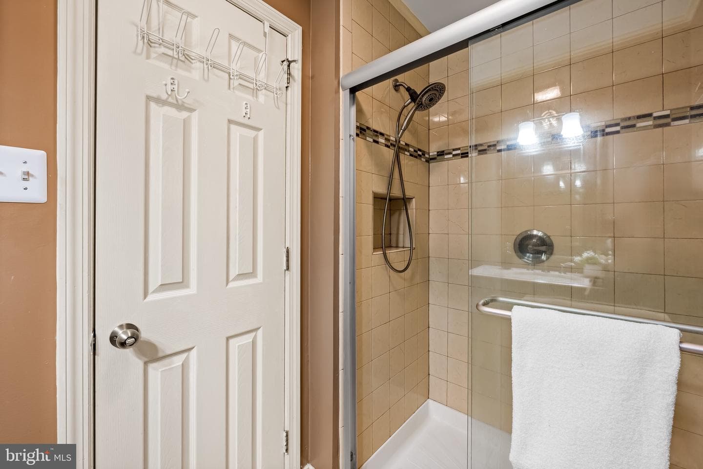 1221 William Street photo 13