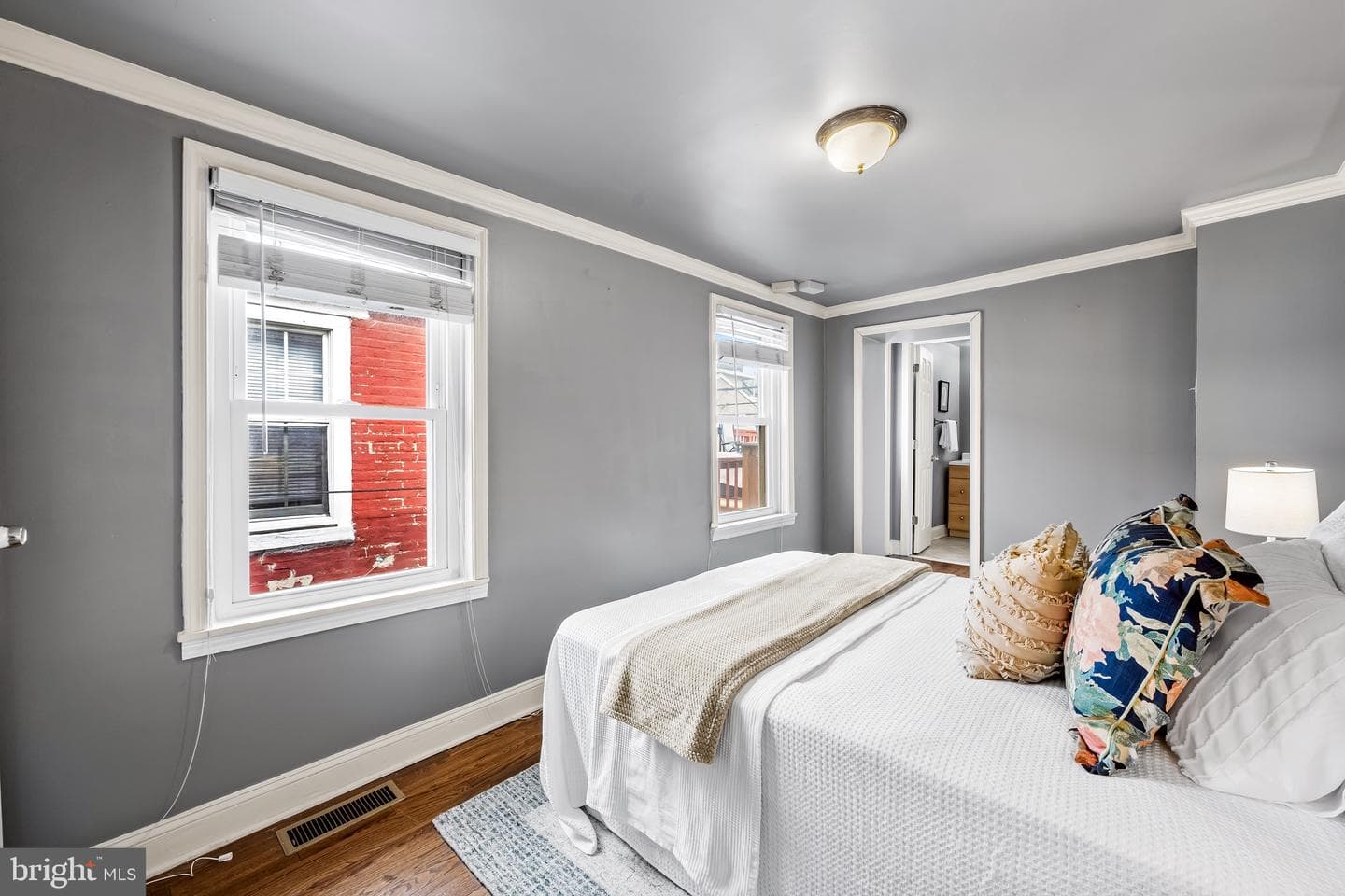 1221 William Street photo 15