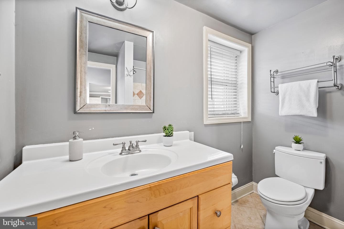1221 William Street photo 16