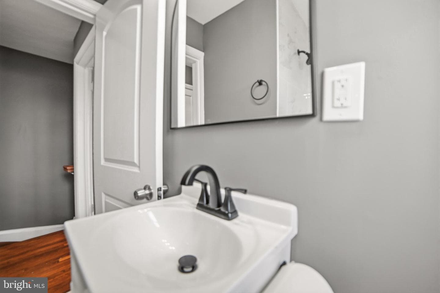 4434 Manorview Road photo 13