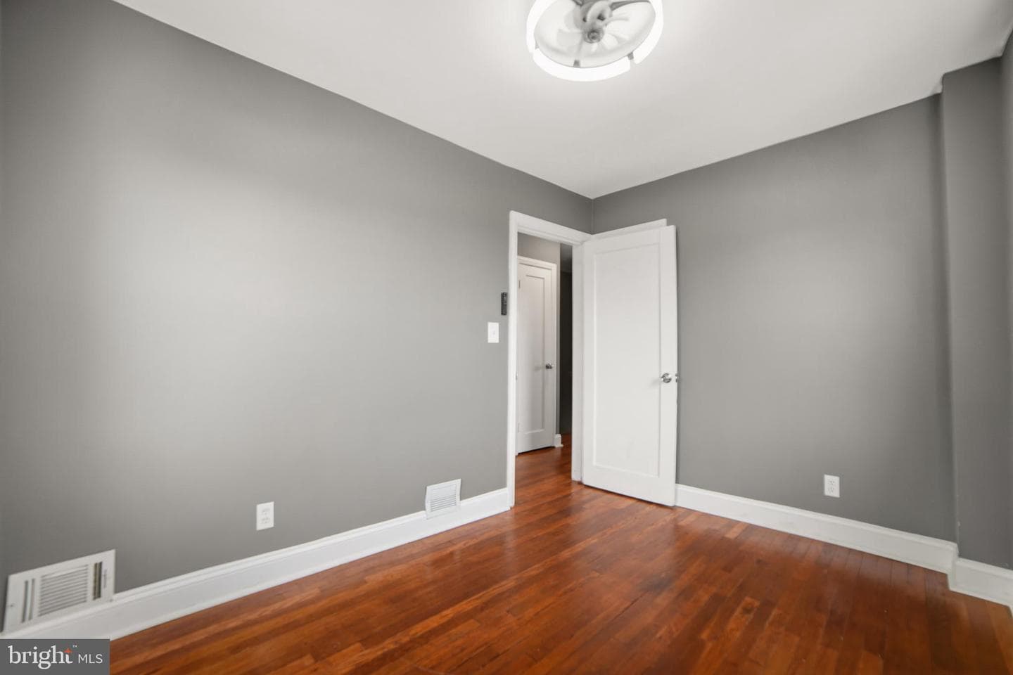 4434 Manorview Road photo 15