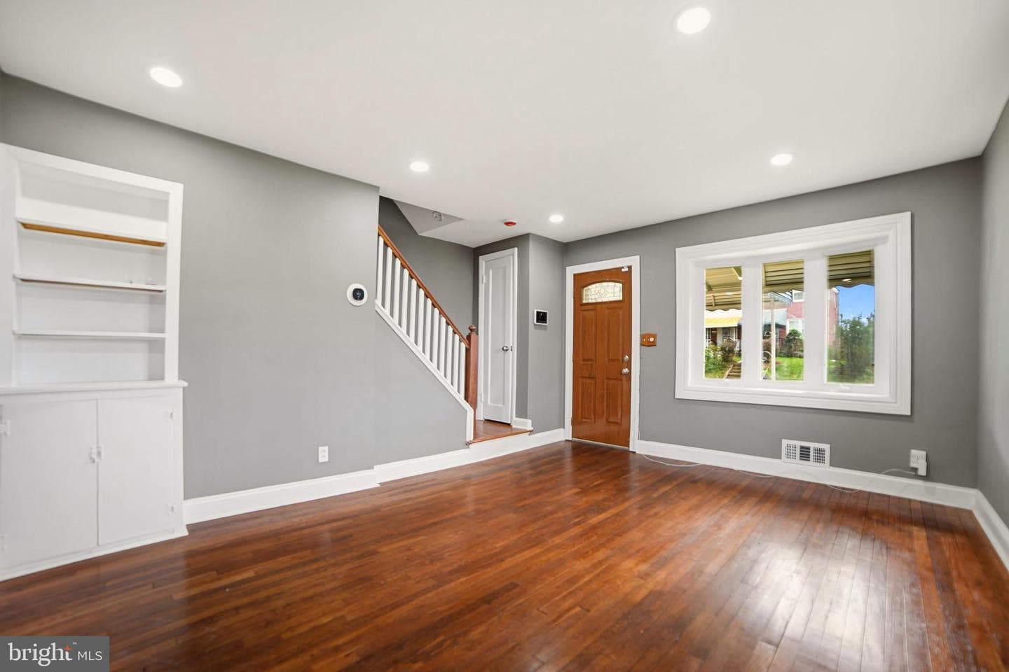 4434 Manorview Road photo 3