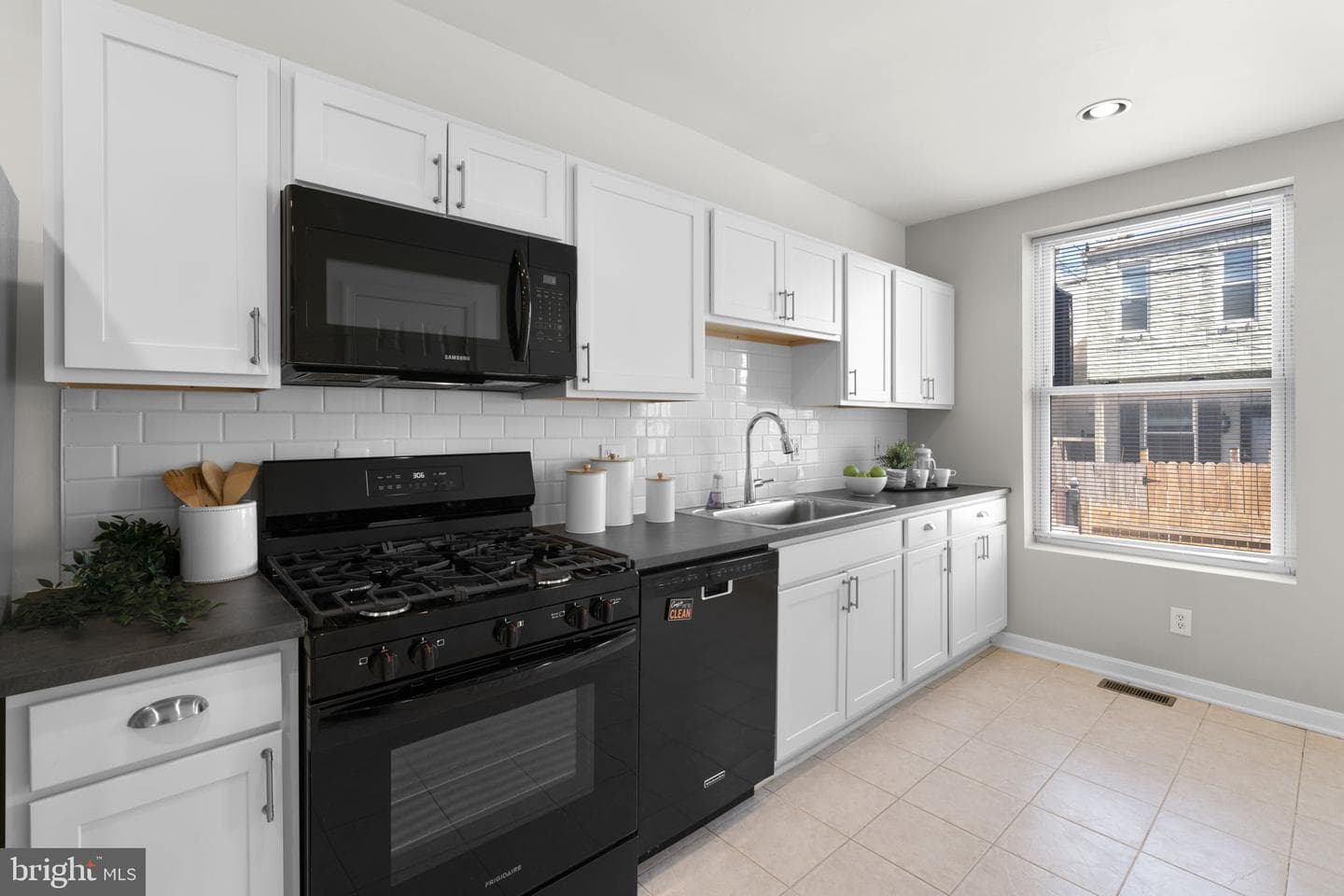 122 Burnett Street photo 15