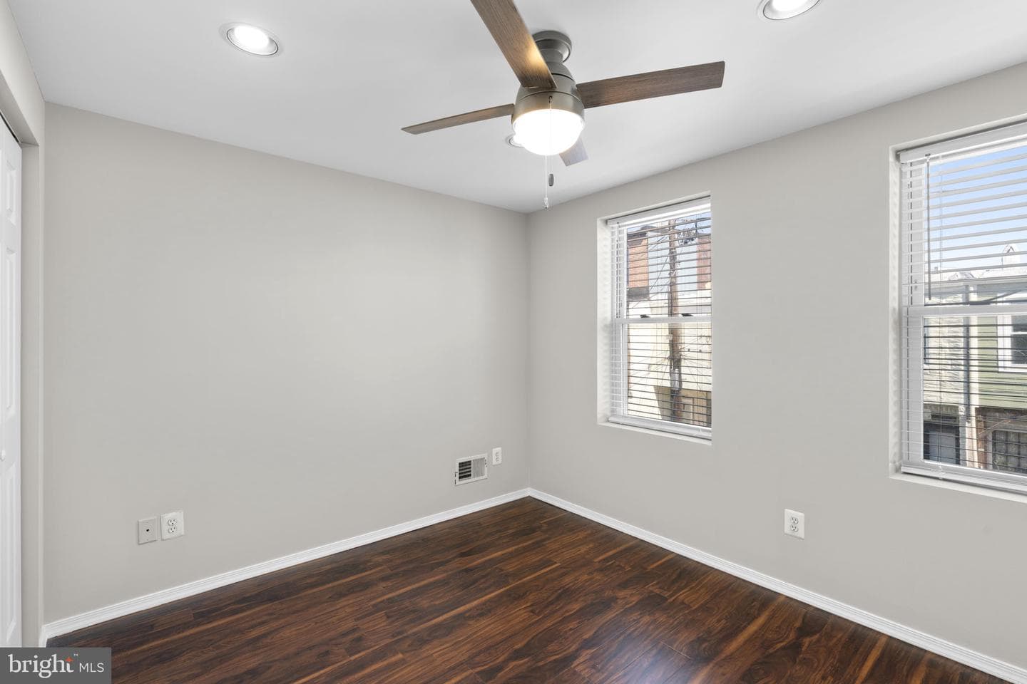 122 Burnett Street photo 18