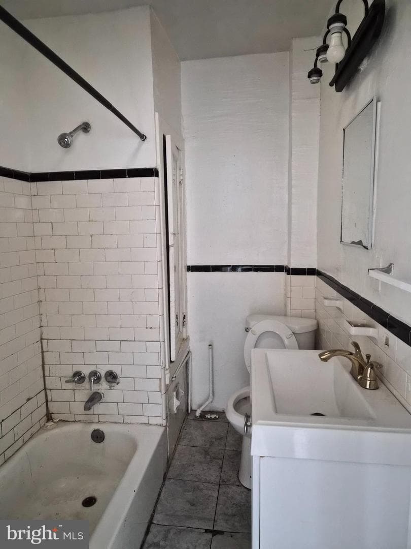 4015 Park Heights Avenue photo 14
