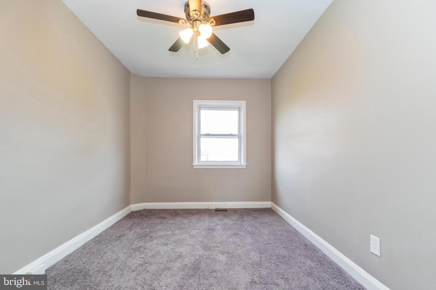 1501 N Ellwood Avenue photo 17