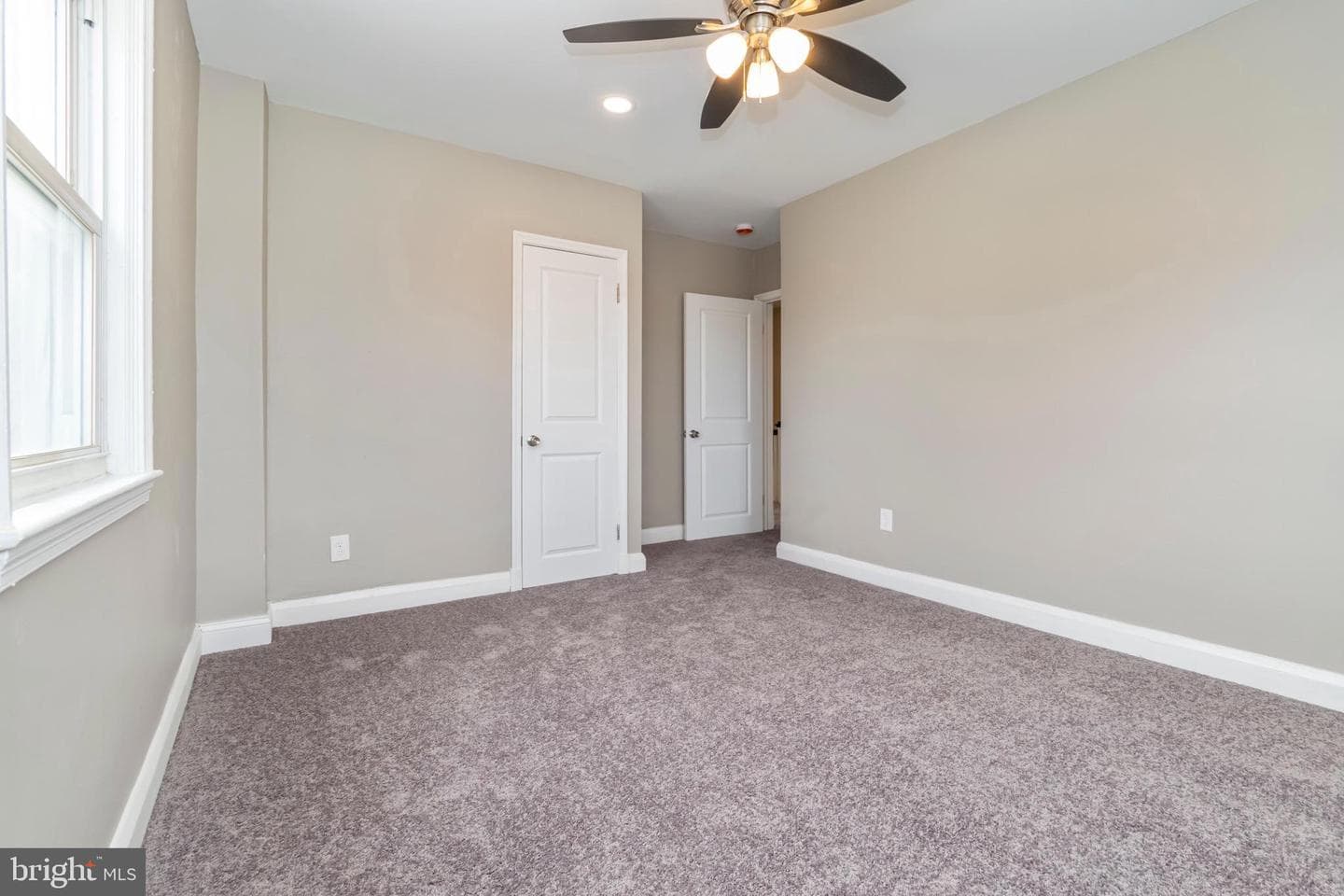 1501 N Ellwood Avenue photo 19