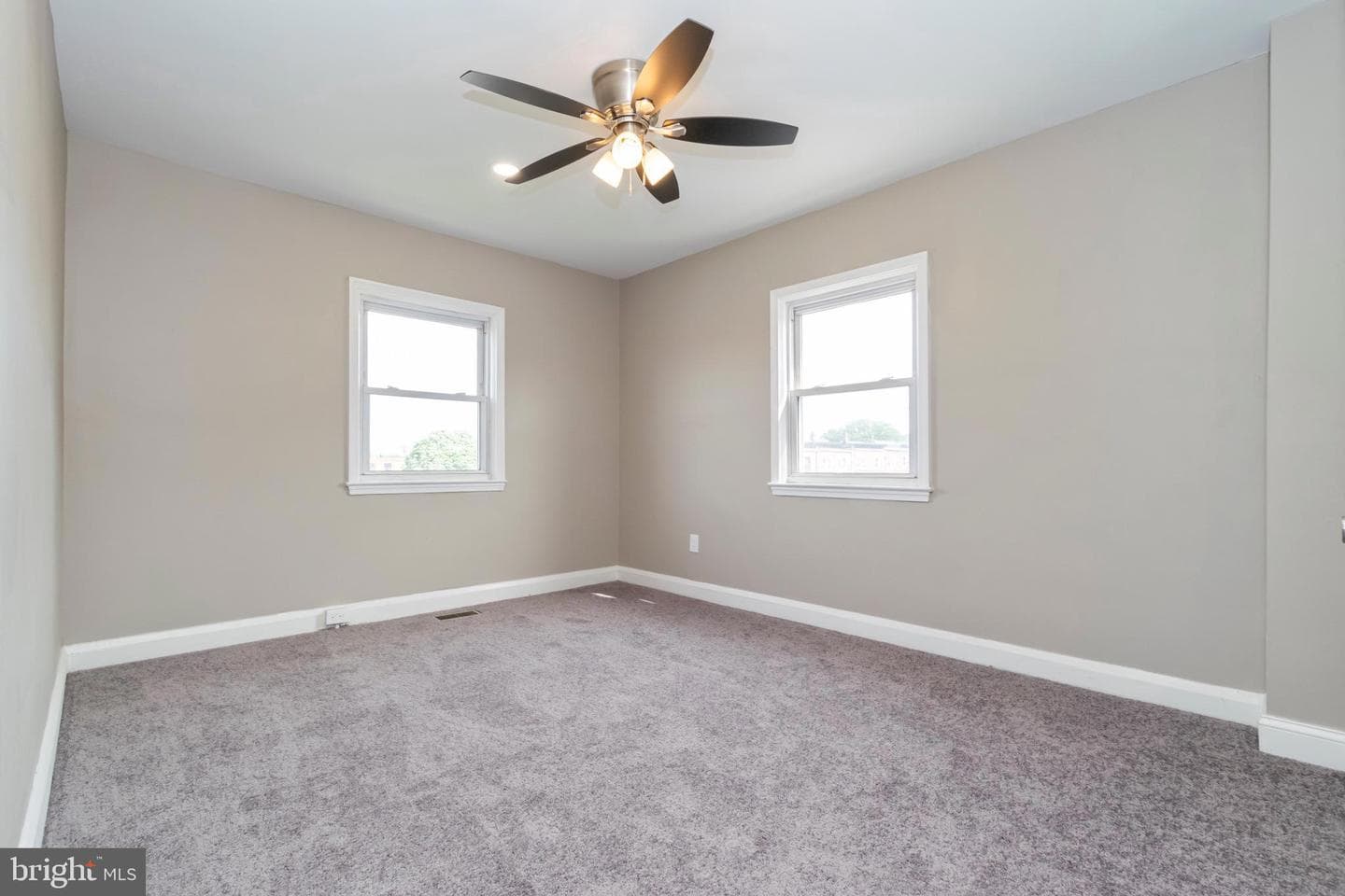 1501 N Ellwood Avenue photo 21