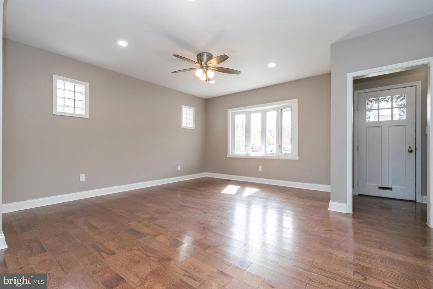 1501 N Ellwood Avenue photo 23