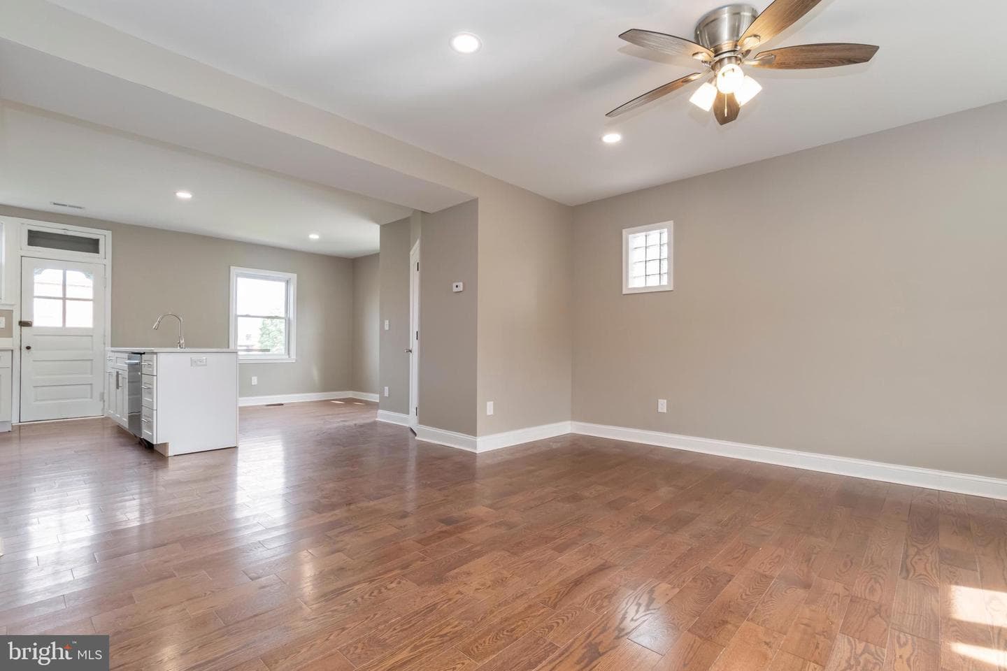 1501 N Ellwood Avenue photo 25