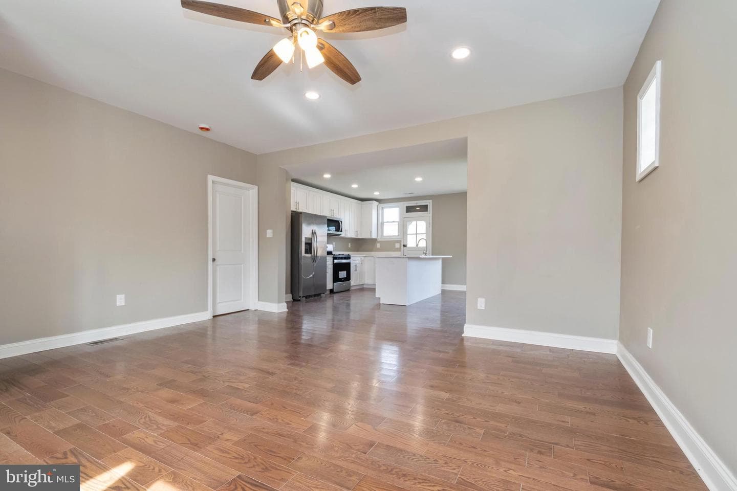 1501 N Ellwood Avenue photo 26