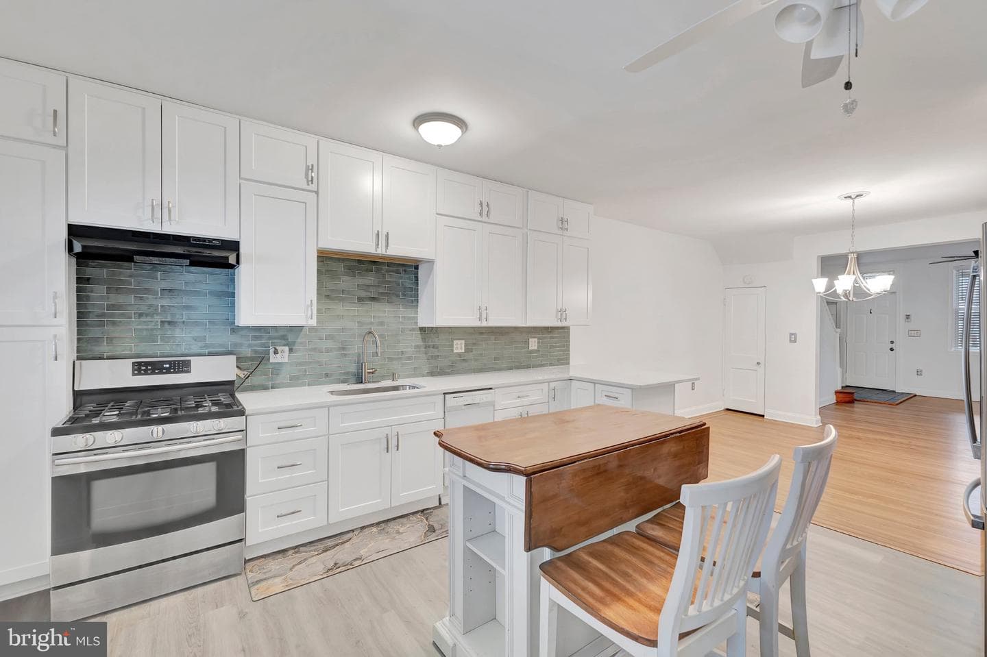 1214 W 40th Street W photo 10