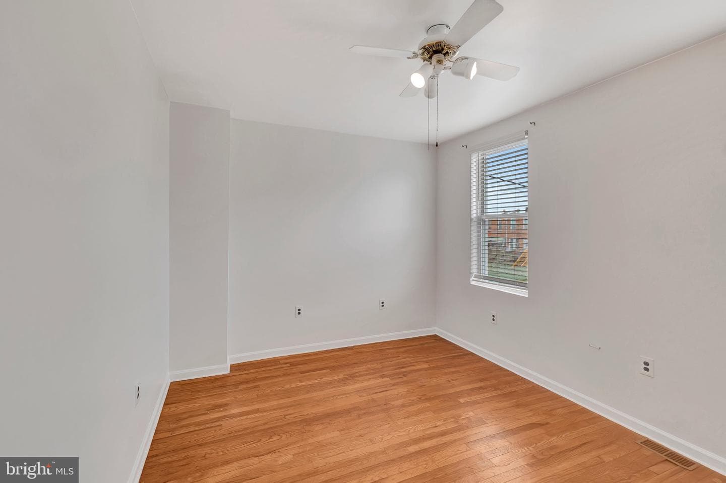 1214 W 40th Street W photo 14