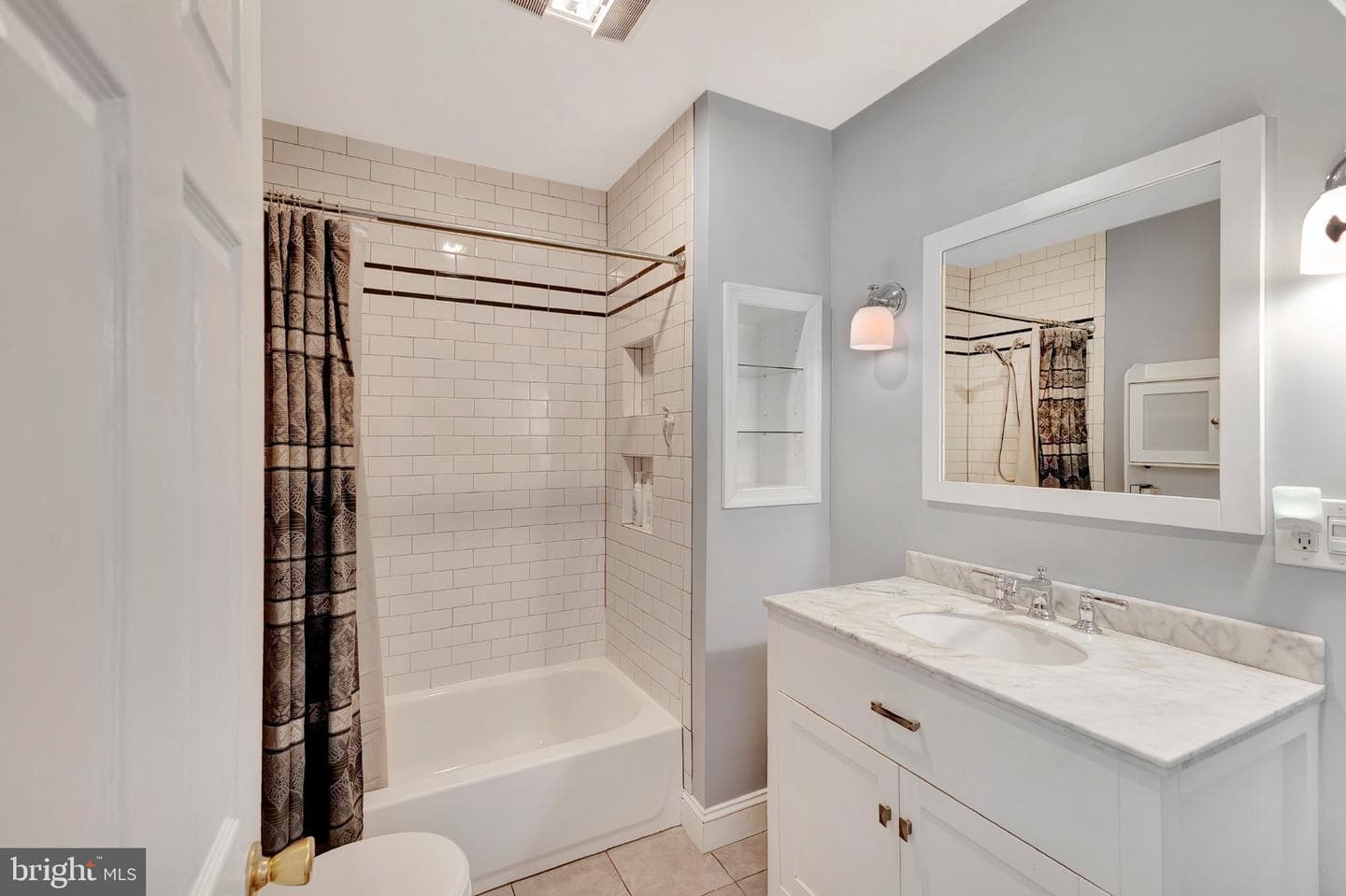 1214 W 40th Street W photo 17