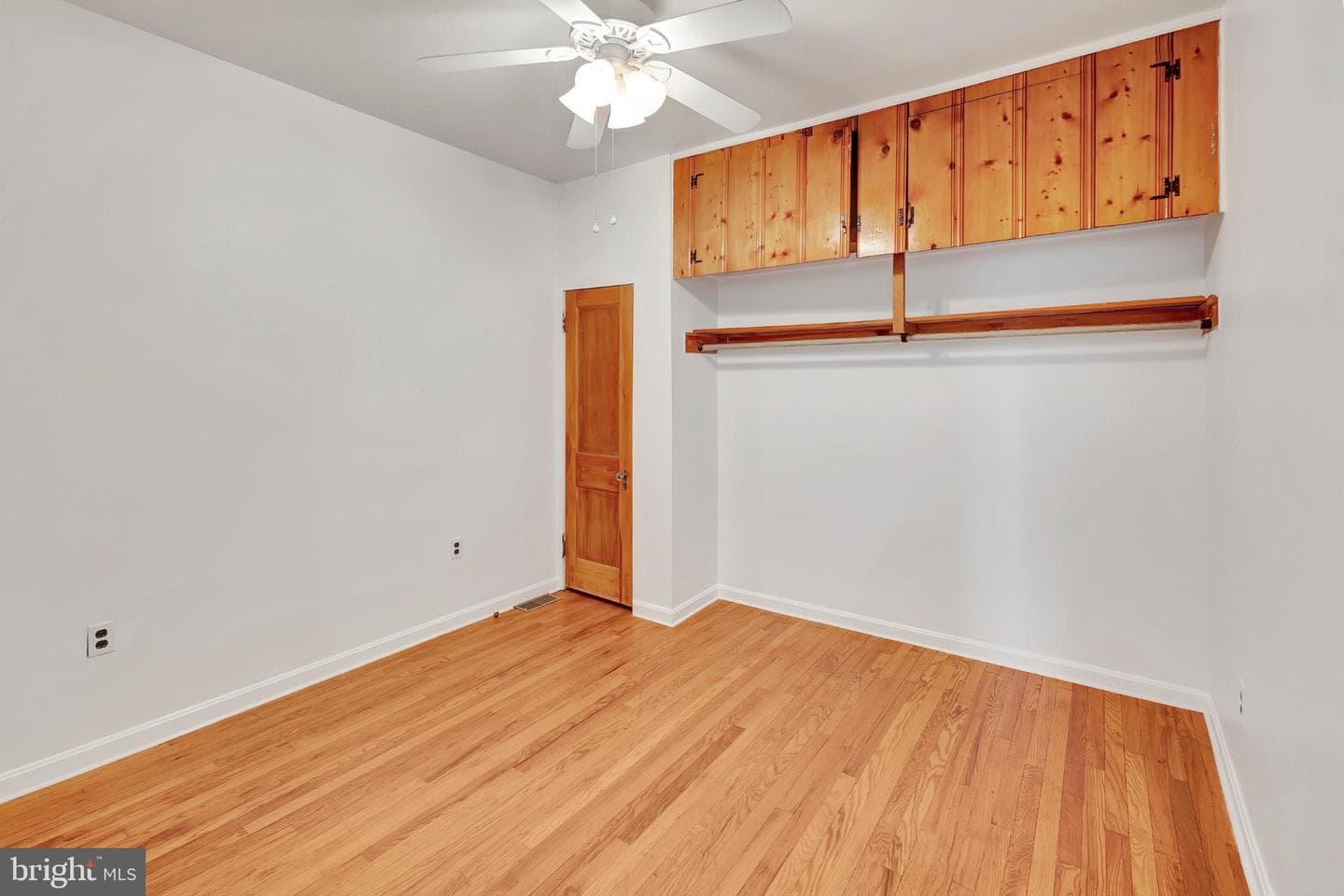 1214 W 40th Street W photo 18