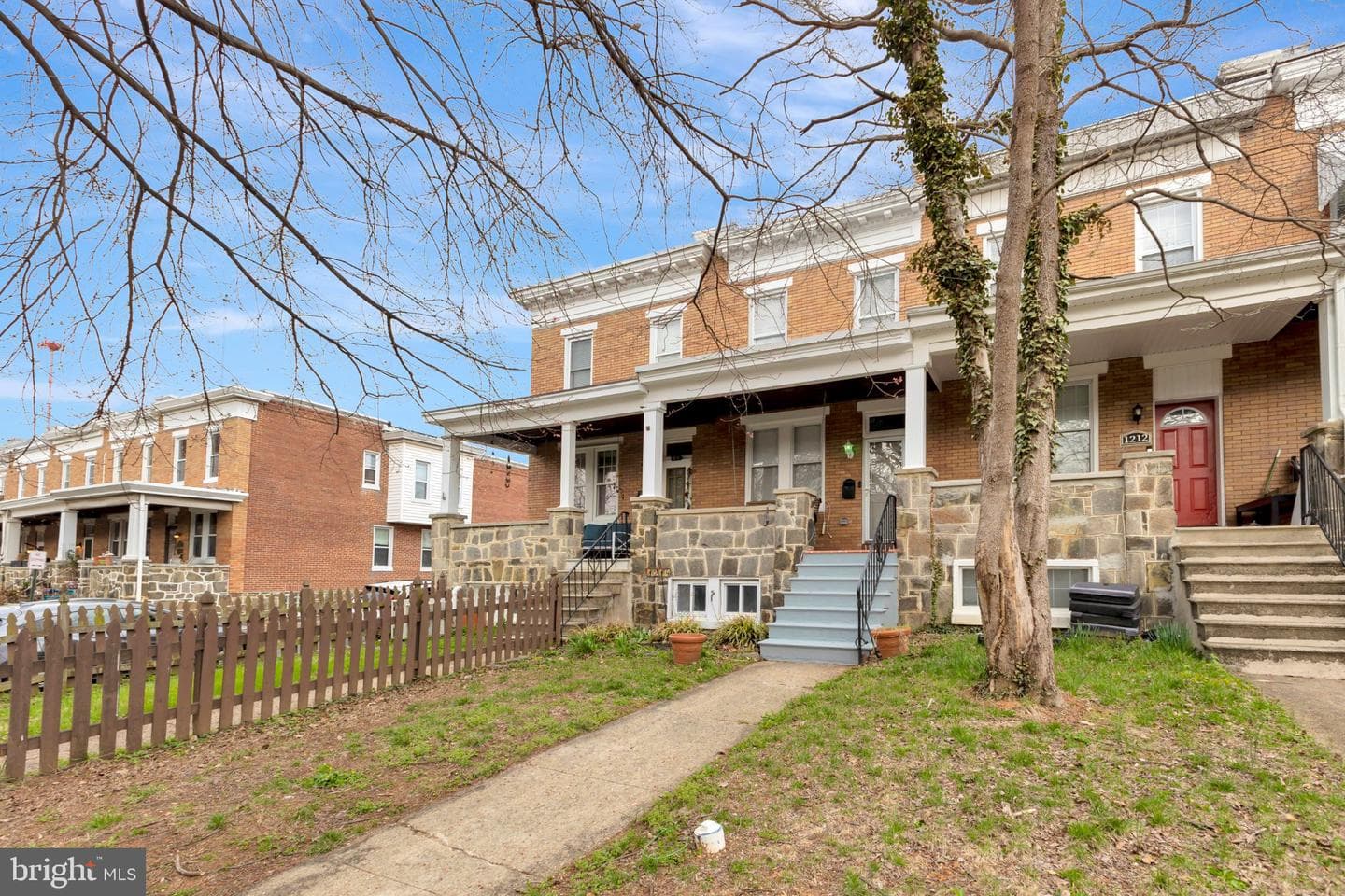 1214 W 40th Street W photo 2