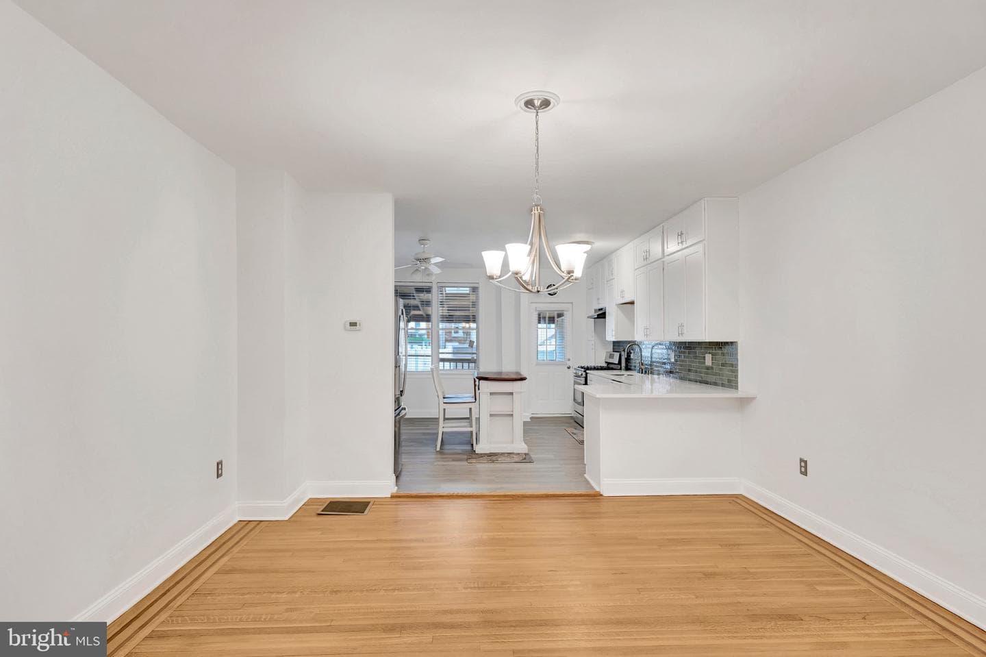 1214 W 40th Street W photo 7