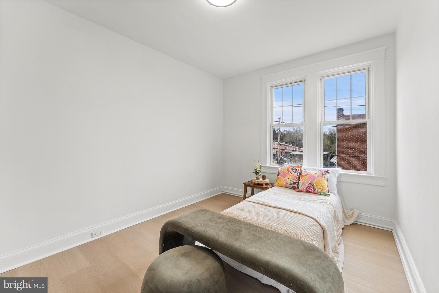 15 S Tremont Road photo 11