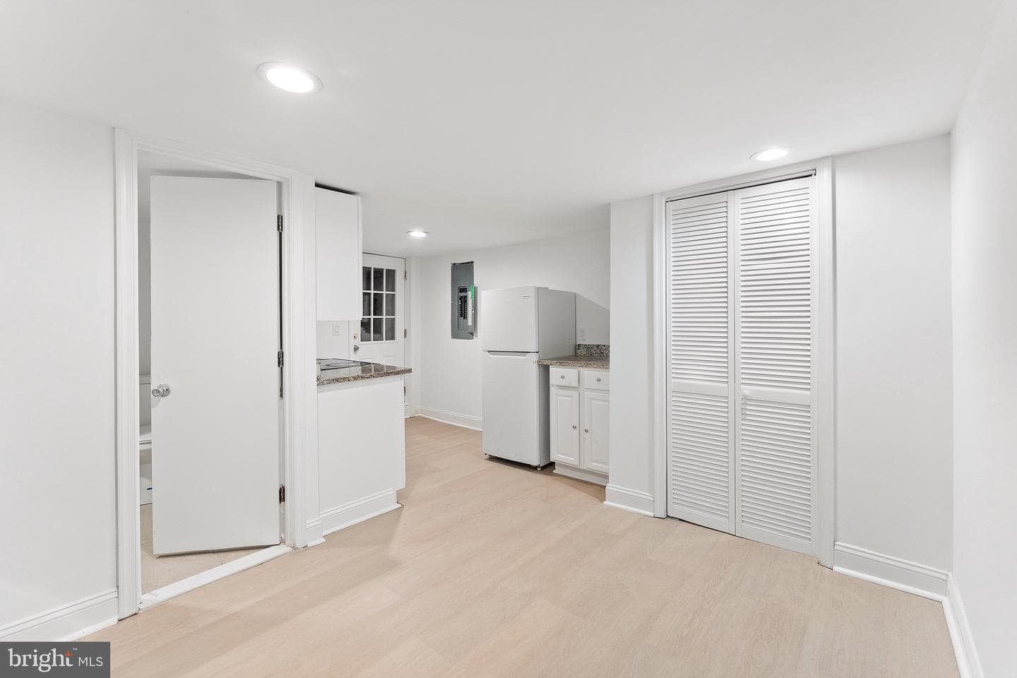 15 S Tremont Road photo 19