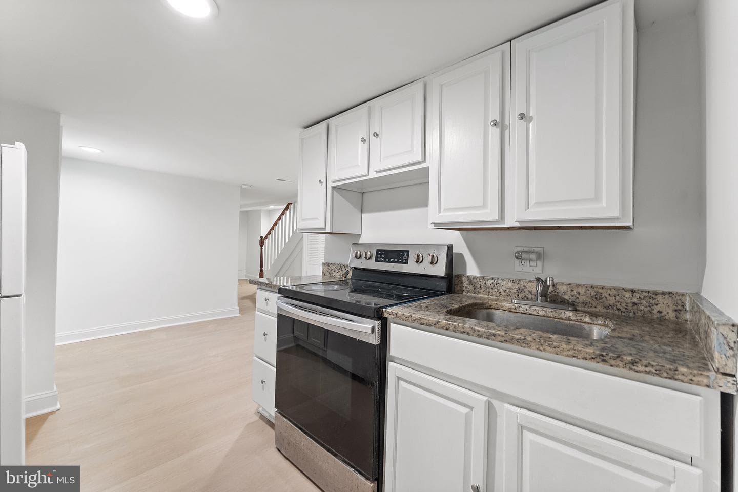 15 S Tremont Road photo 25