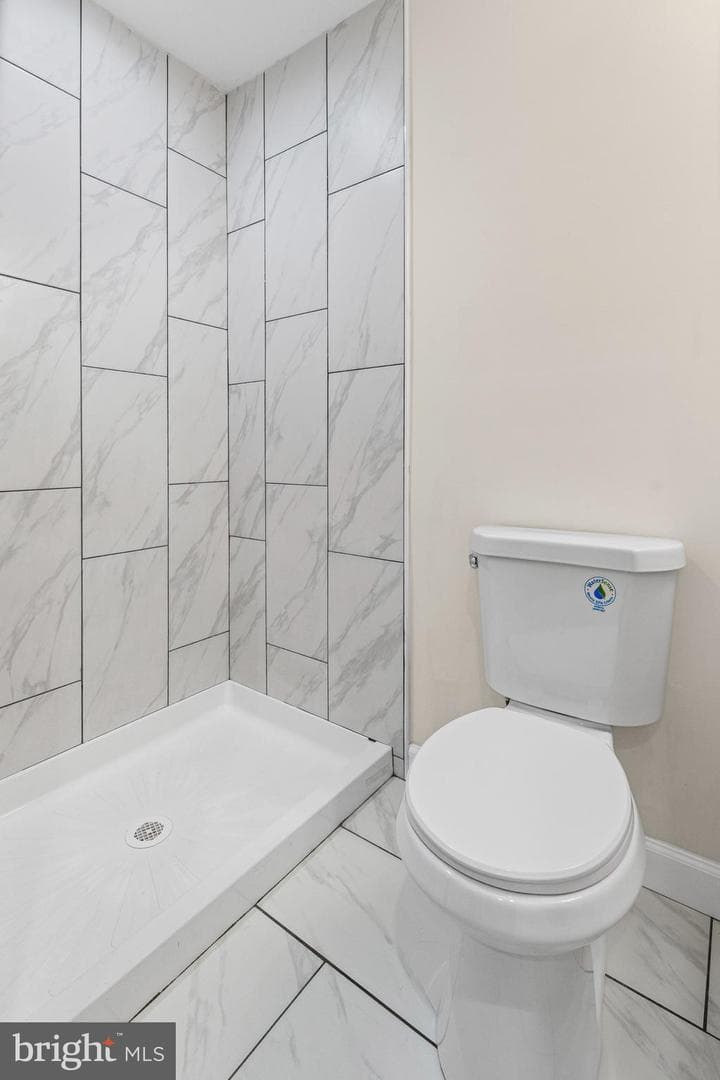 713 N Duncan Street photo 10