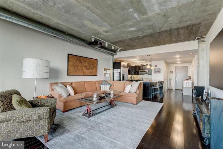 1200 Steuart Street #428