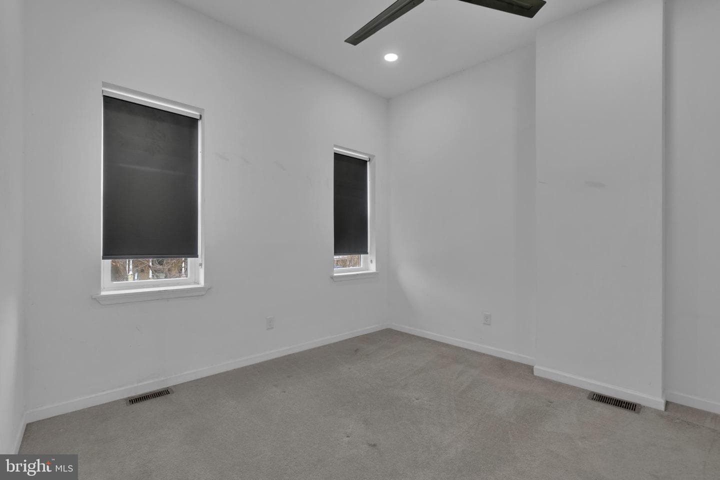 613 W 33rd Street photo 16