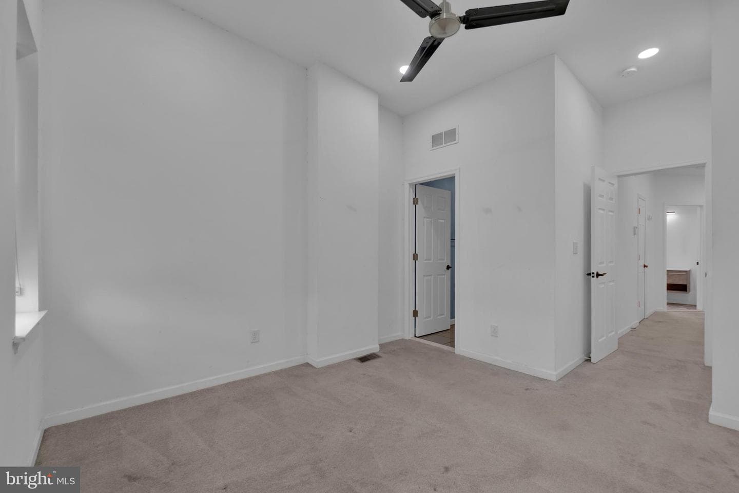 613 W 33rd Street photo 17