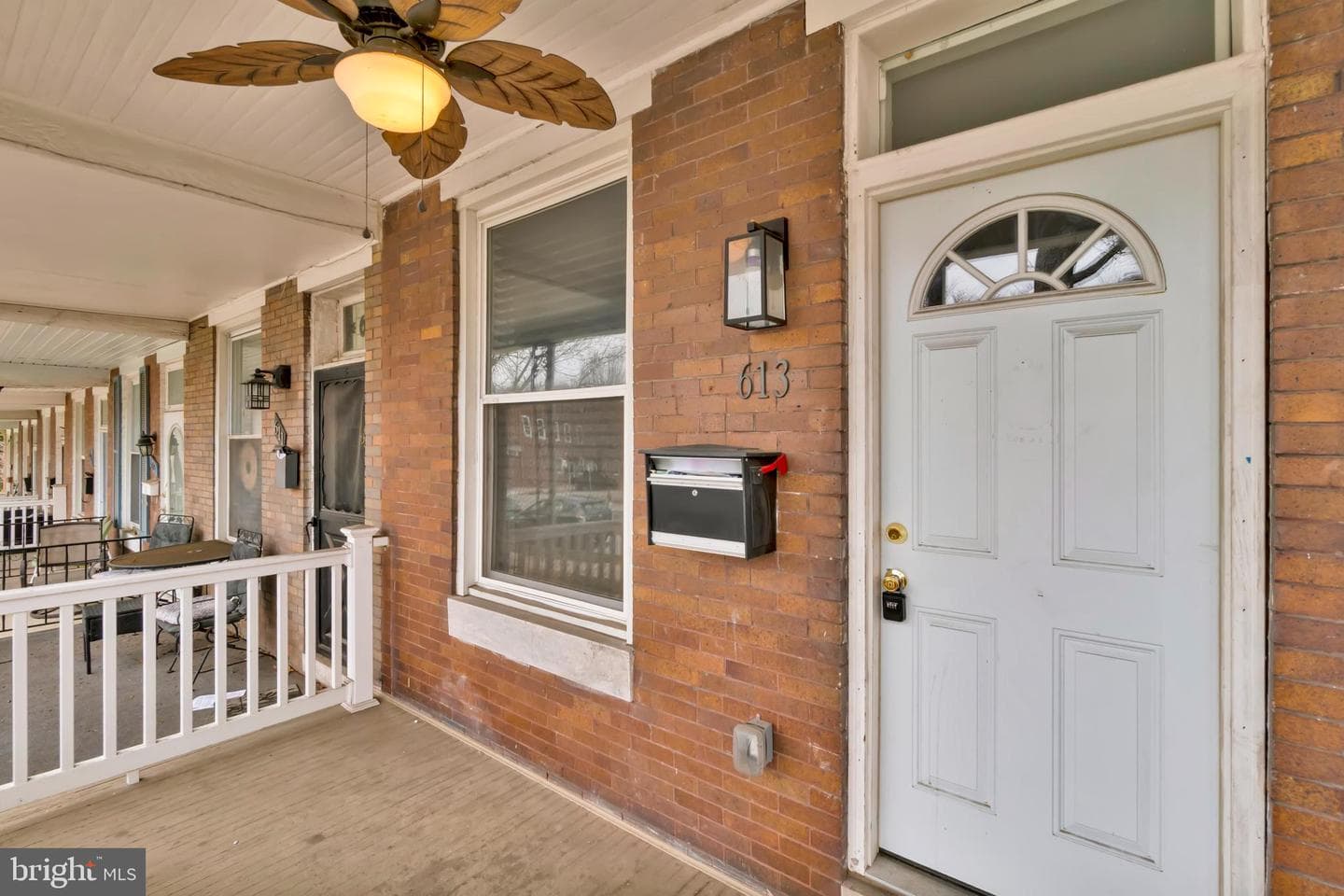 613 W 33rd Street photo 2