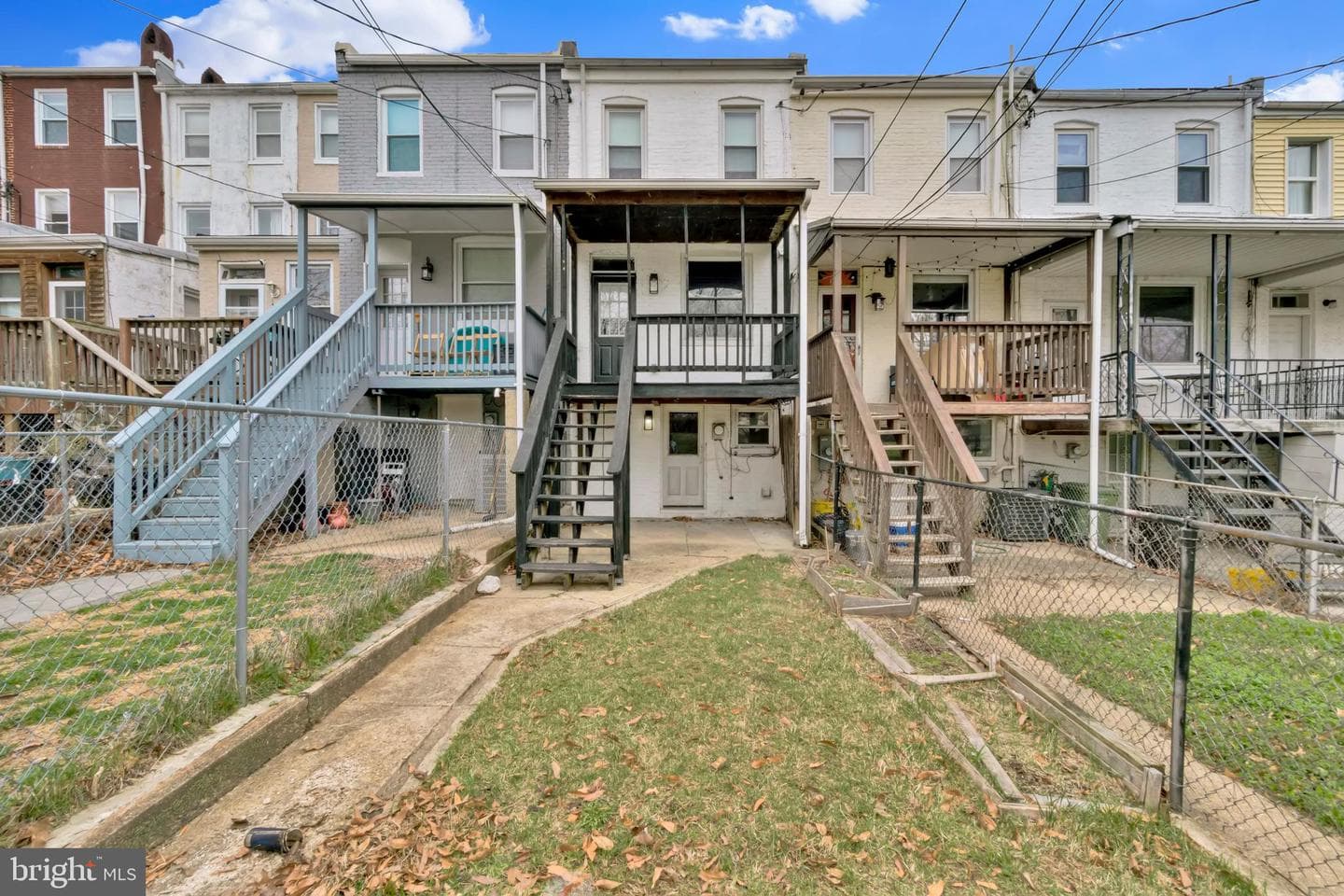 613 W 33rd Street photo 38