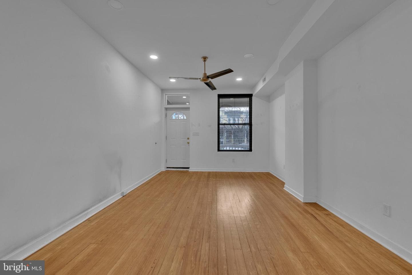 613 W 33rd Street photo 5