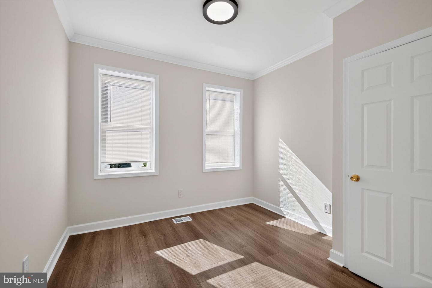2737 Riggs Avenue photo 19