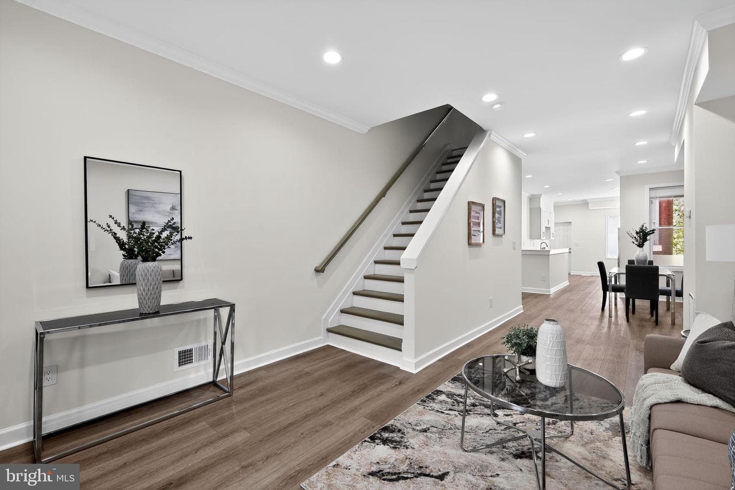 2737 Riggs Avenue photo 6