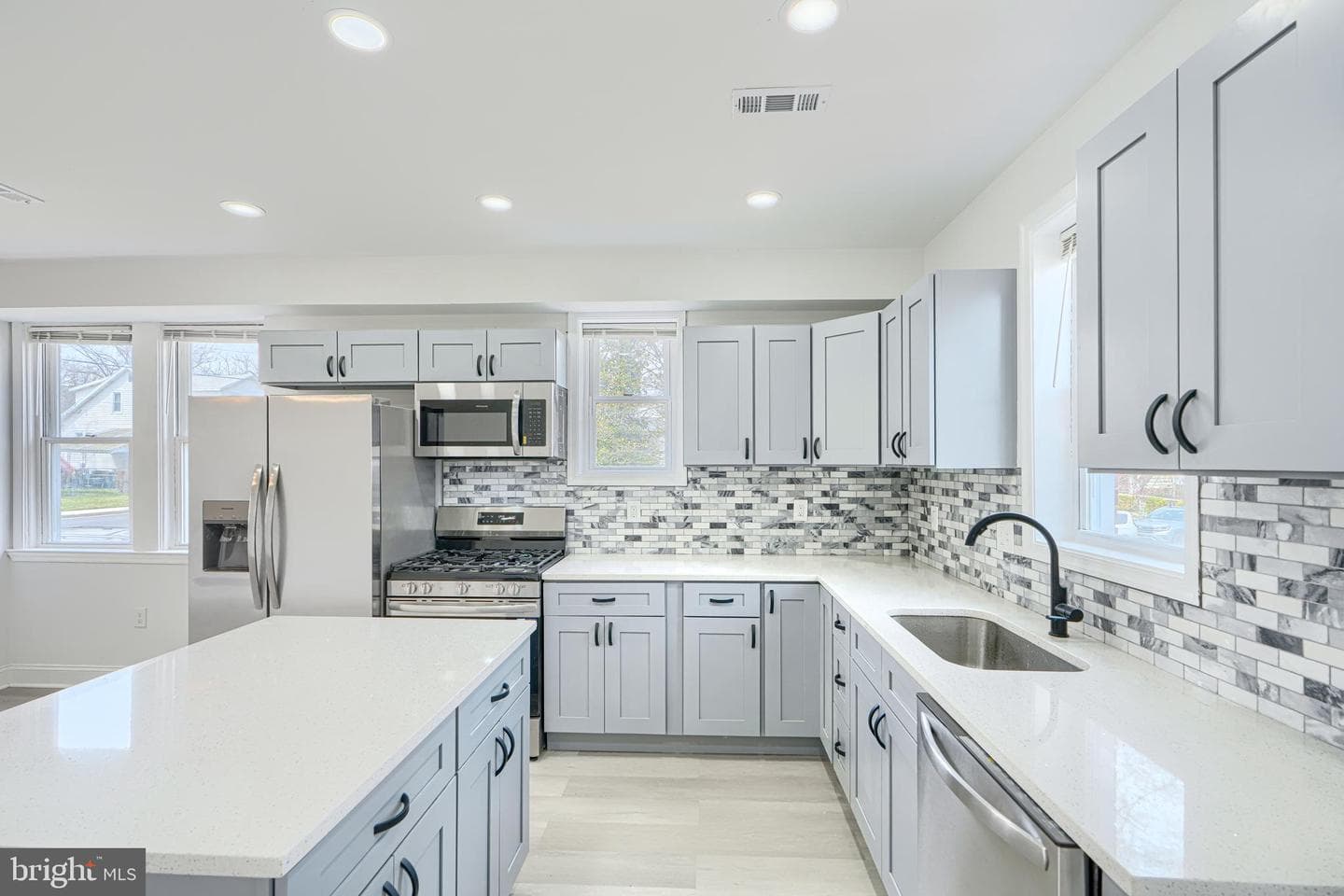 3114 Mary Avenue photo 4