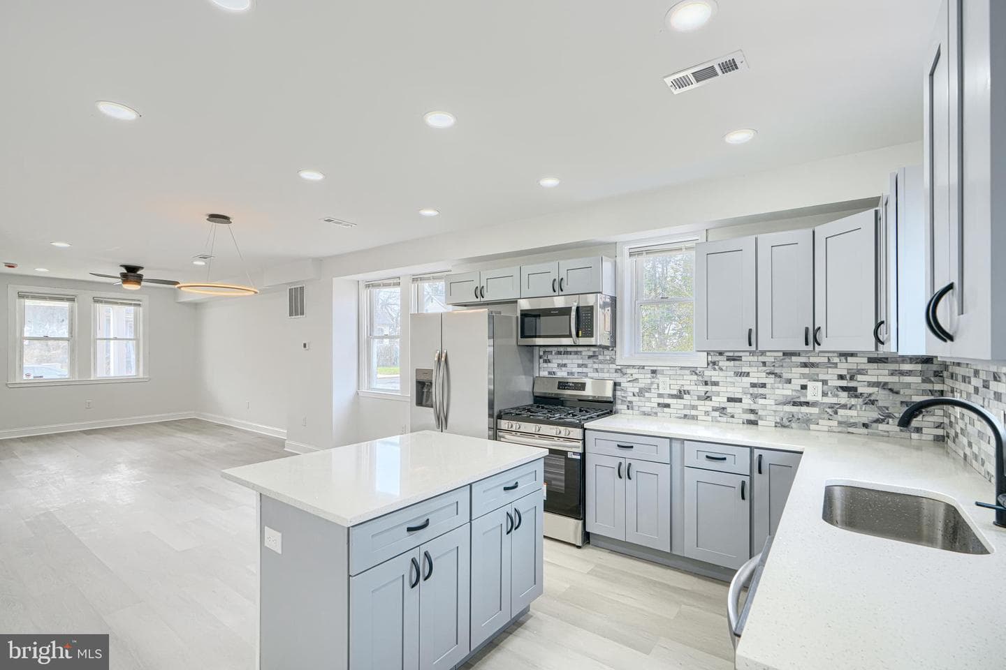 3114 Mary Avenue photo 5