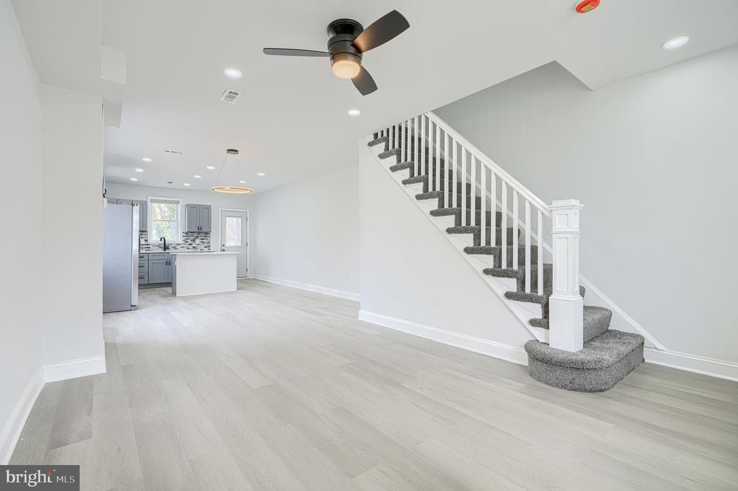 3114 Mary Avenue photo 8