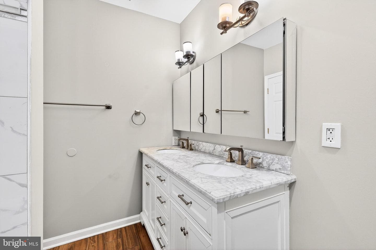 1014 N Broadway photo 27