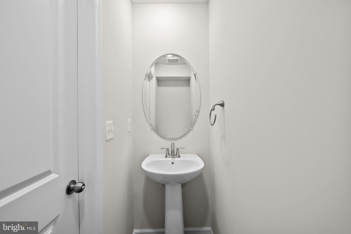 619 Mozart Way photo 5