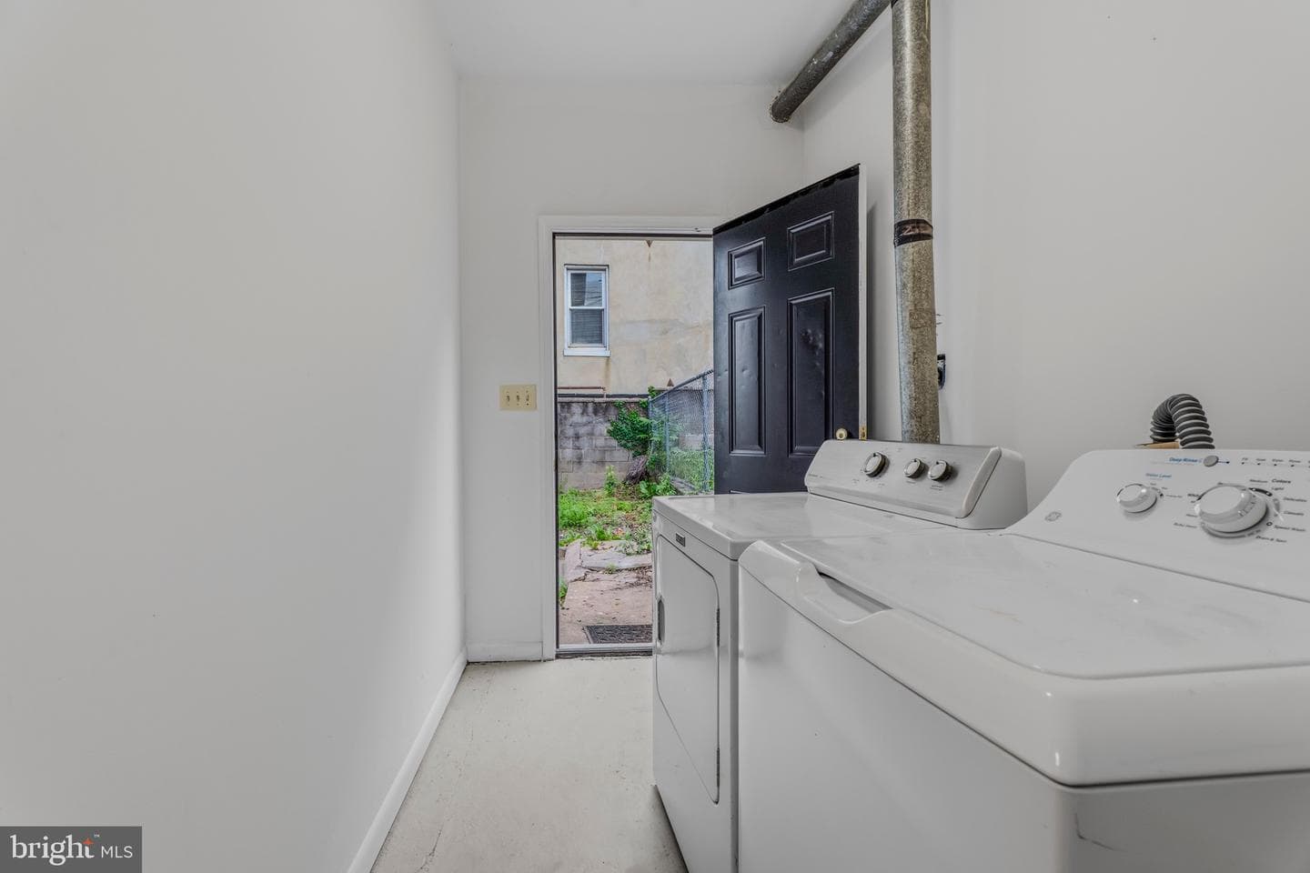 1824 E Lombard Street photo 13