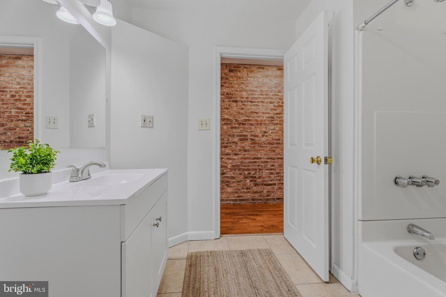1824 E Lombard Street photo 20
