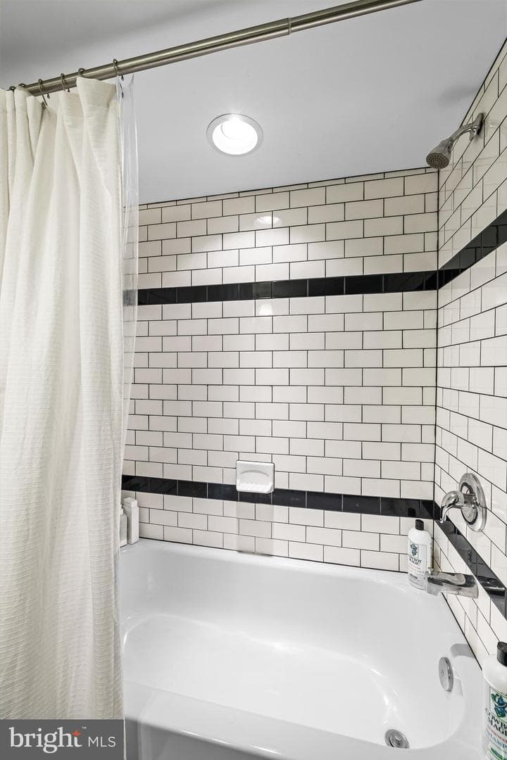 808 S Eaton Street photo 20