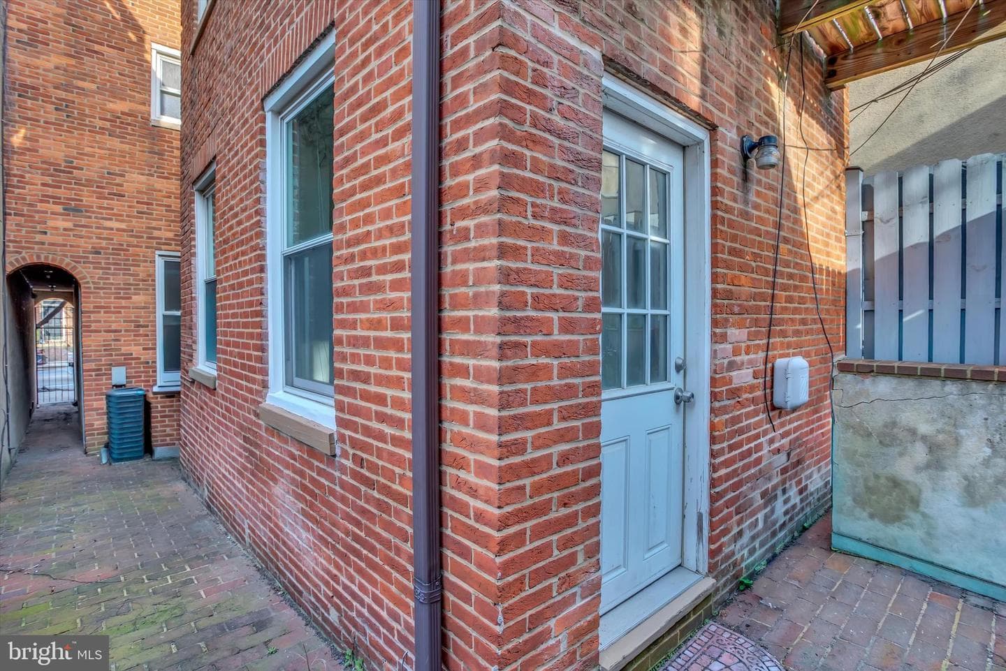 805 S Charles Street S photo 33
